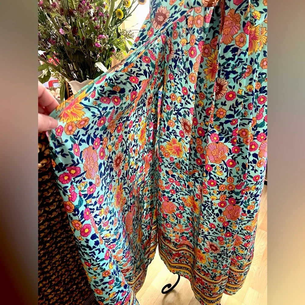 Pretty colorful wrap dress size large. - Picture 4 of 6